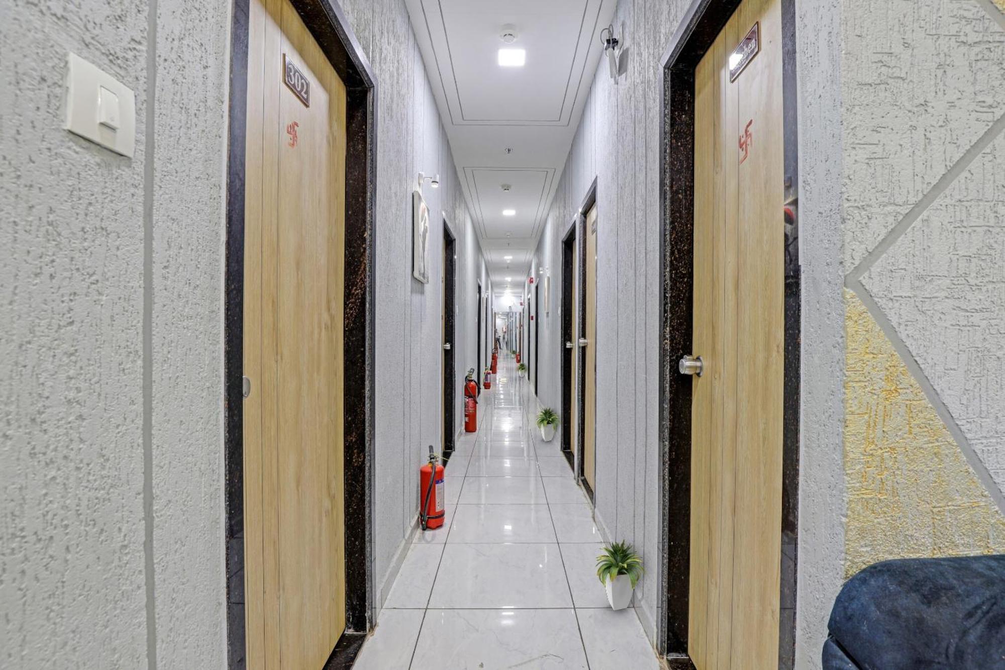 Hotel O Royal Orbit Surat Exterior photo